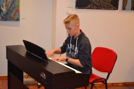 ОДРЖАН НОВОГОДИШЊИ КОНЦЕРТ МУЗИЧКЕ ШКОЛЕ