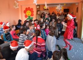 ПОСЈЕТА ДЈЕДА МРАЗА ДНЕВНОМ ЦЕНТРУ „МОЈА НАДА“